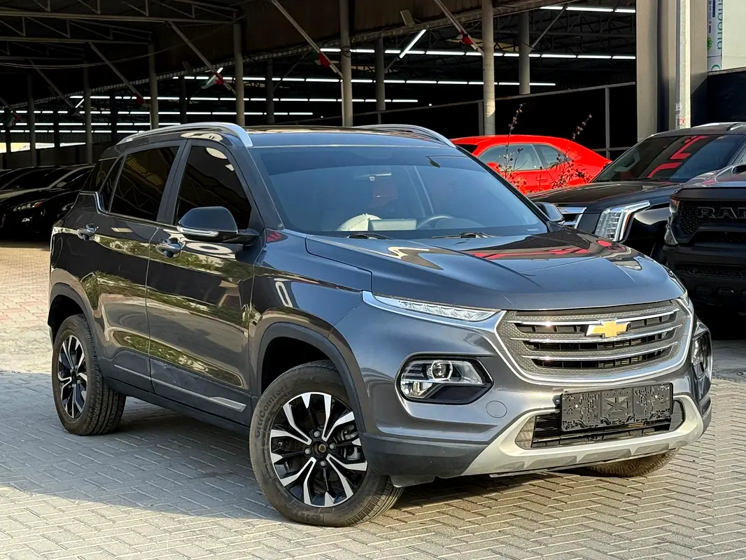 Chevrolet Groove 2024 — photo 1 of 12