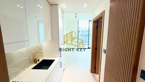 12 Payment / Brand New / Fitted Kitchen/ Higher Floor/ 52k
