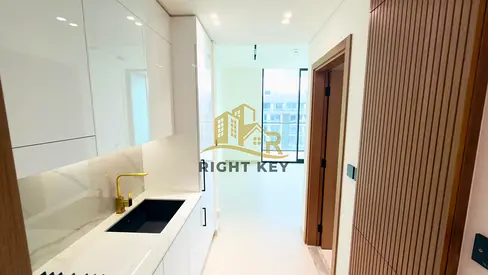 12 Payment / Brand New / Fitted Kitchen/ Higher Floor/ 52k