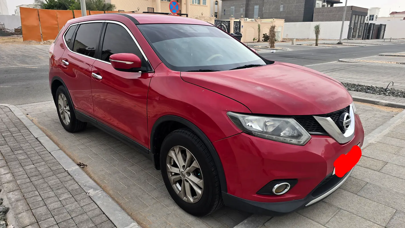 Nissan X-Trail 2015 — photo 1 of 11