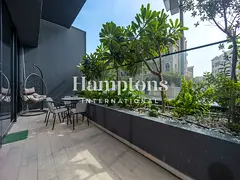Ready to Move in | Furnished | Steps to the Mall