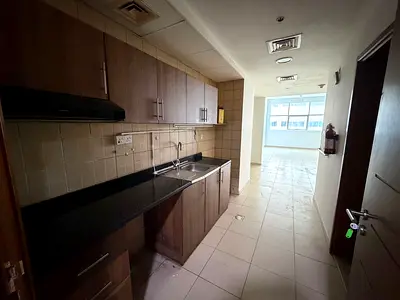 أجمل الاستوديوهات _ تشطيبات راقية _  فرصة مميزة للسكن الراقي داخل أبراج مميزة وراقية  _ مطبخ منفصل  _ خزائن حائط (Built-in Wardrobes)