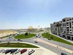 Panoramic Living 3Bhk Open View with maid room &amp; Gym and cover parking