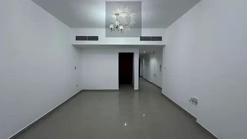 Studio in Horizon Towers with parking
