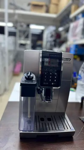 DeLonghi Automatic Espresso  Cappuccino Machine with Milk Frother - Good Condition