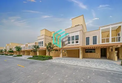 تاون هاوس من 4 غرف نوم | داماك لاجونز في مالطا | إطلالات على الفناء والمجتمع