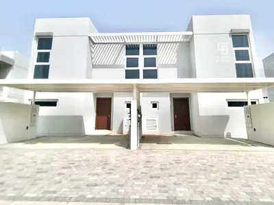 Single Row | Semi-Detached Villa | Vacant Soon