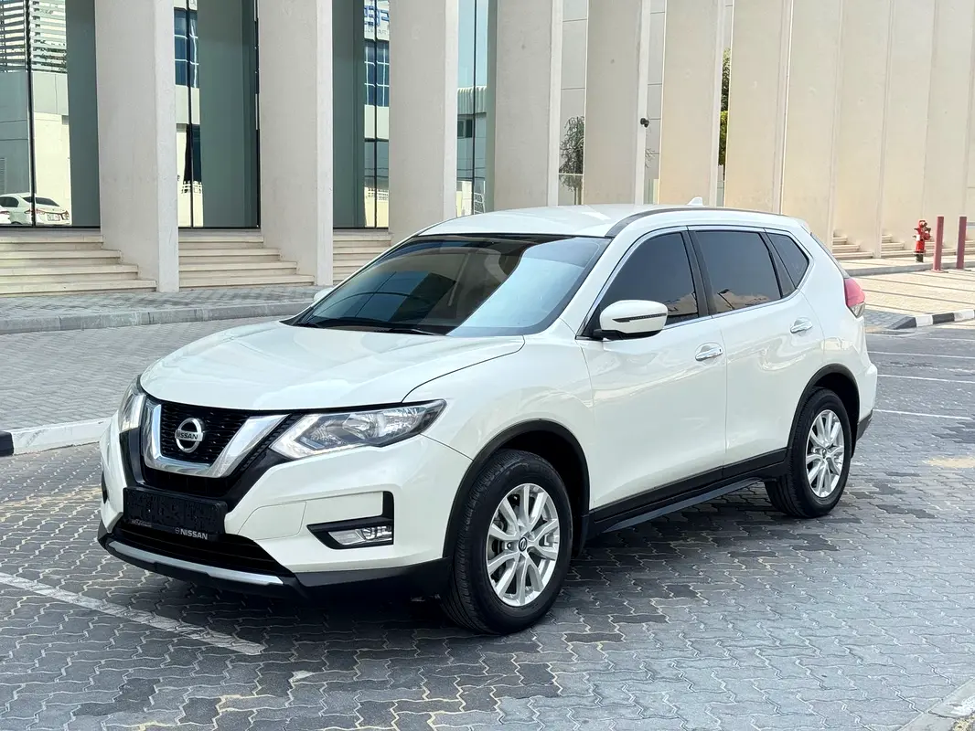 Nissan X-Trail 2021 — photo 1 of 12