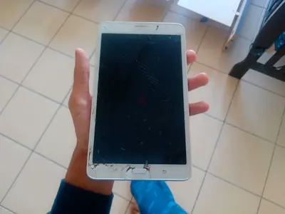 Samsung Galaxy Tab A 7.0 LTE (2016) with De-googled system