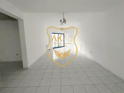 3BHK WITH BALCONY AND PARKING FREE NEAR METRO STATION