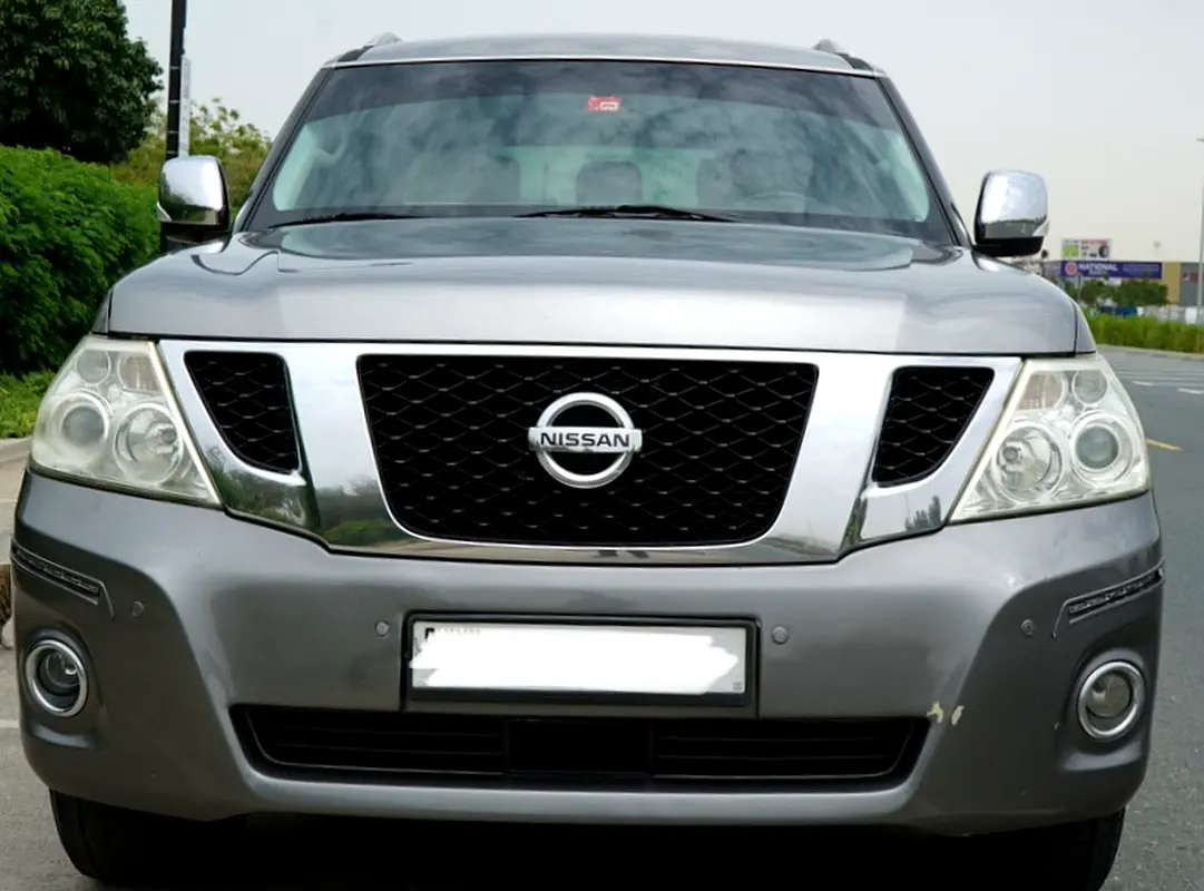 Nissan Patrol 2012 — photo 1 of 20