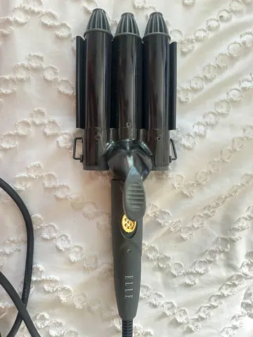 ELLE Triple Wave Curler 30 AED 💰
