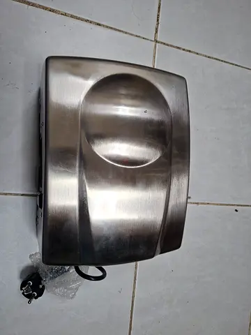 Stainless Steel 2-Slice Toaster in Good Condition Hand Dryer Hand Dryers
