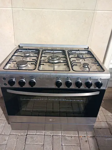 Gas Cooking Range LG Brand size 90X60CM