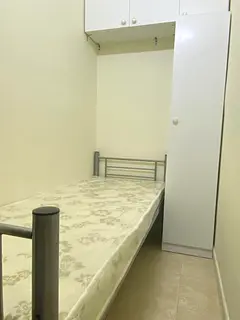 LADIES ONLY FLAT- PORT SAEED -SINGLE PARTITION//NON SMOKING/DCC METRO-3 MIN
