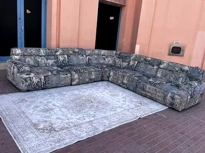 Modular Sumo sectional sofa Almost like new condition