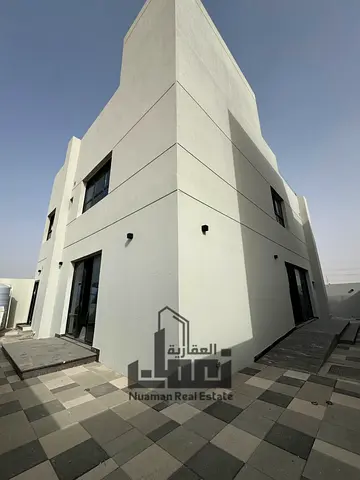 فيلا للبيع فى الرحمانية بمساحة 3013قدم 4غرف نوم ماستر السعر 2150000درهم