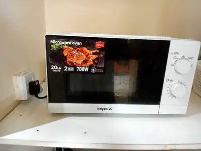 Impex 20L 700W Microwave Oven - Compact, Used