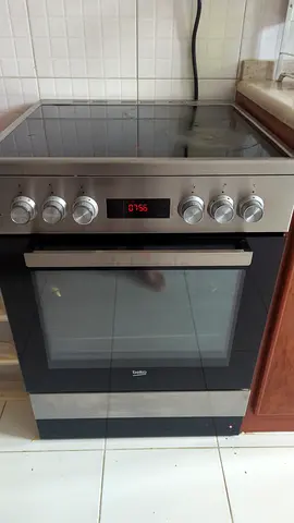 Built-in Smeg Electric Oven and induction cooker in Good Condition