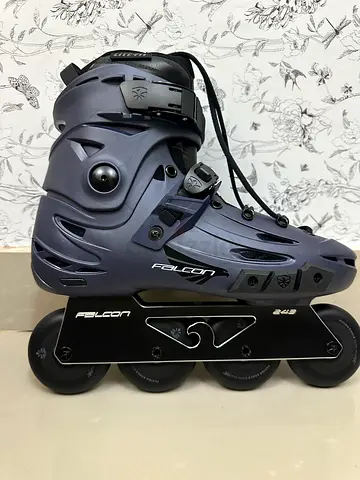 Falcon Flying Eagle rollerblades