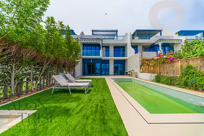 Fully Renovated | Direct Beach Access | Sea View