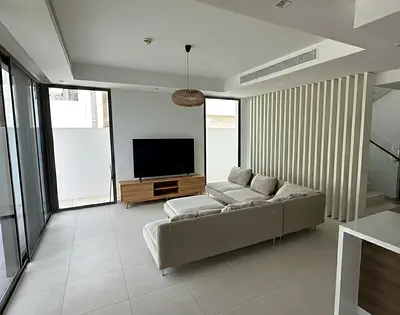 3BR+M Single Row | Move In Ready | Negotiate