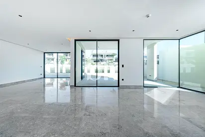 Closed Kitchen I On Pool I Brand New I High End