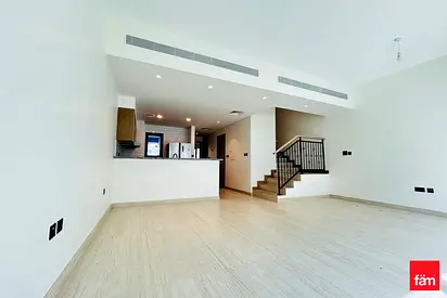 Stylish Family living | Brand New | Private Garden