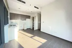 Vacant | Low-floor | Spacious | Corner Layout