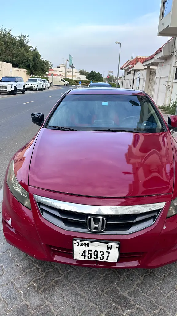Honda Accord 2012 — photo 1 of 15