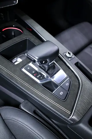 صورة مصغرة 6 لـ 2023 AUDI A4