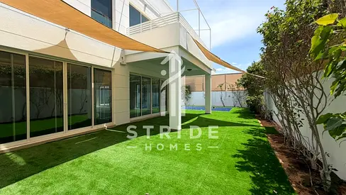 فيلا فسيحة | مسبح خاص | إطلالات على الفناء والحديقة | Al Barsha 3