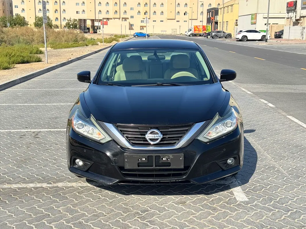 Nissan Altima 2017 — photo 1 of 13
