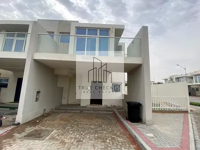 3 Bedrooms | End-Corner Unit | Prime Location | Vacant