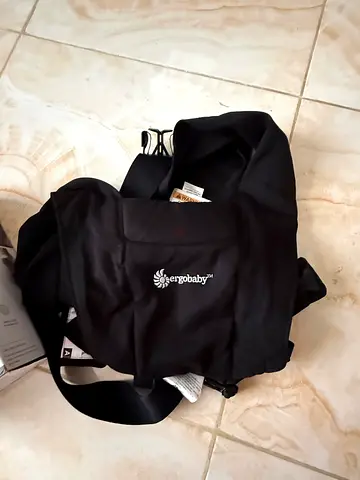 Ergobaby Embrace Cozy Newborn Carrier - Black (Like New)