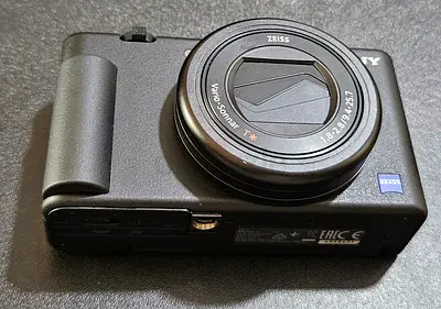 Sony  ZV-1 Exmor RS Zeiss 4K Camera