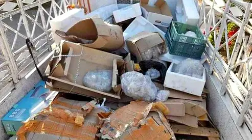 Junk removal all home useless items.  All types waste items removals. 24/7 times service available