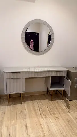 5 piece Room furniture gray/gold hardware