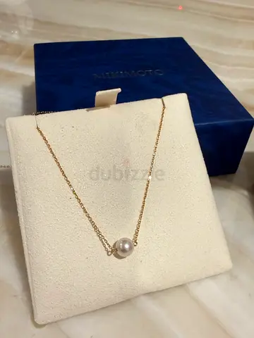 Delicate MIKIMOTO 18k Gold Chain Necklace with Single Pearl Pendant. Full box intact