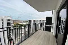 √ High Level Unit | Vacant | Waterfront Living √