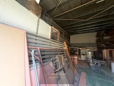مستودع جاهز للإيجار بالجرف 1 موقع استراتيجي