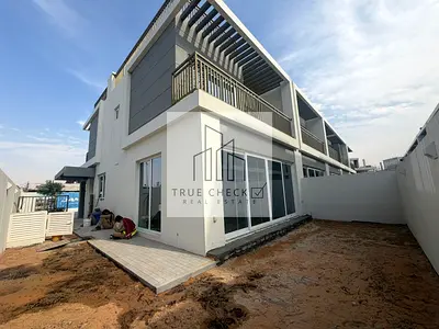 3 Bedrooms | with Roof top | End Corner Unit | Prime Location