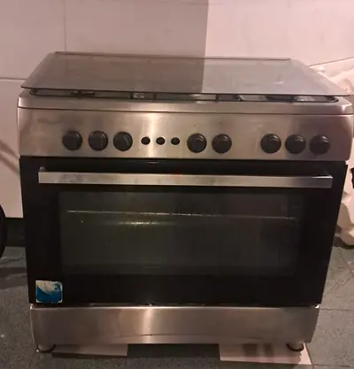 Urgent sale Used stainless steel freestanding gas cooker with oven