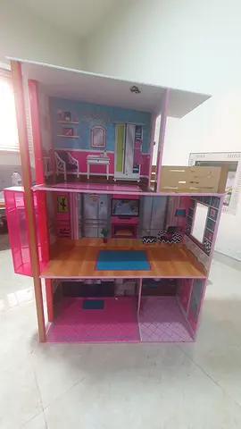 Doll house for sale