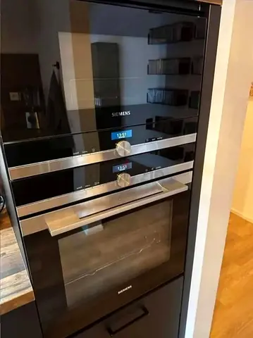 Siemens IQ700 Built in Oven 60cm Mint Use Same As New