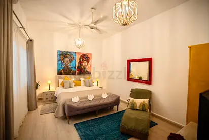 Independent Ensuite Master Room..Live By the Beach