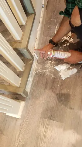 Fill gaps between the wall and floor