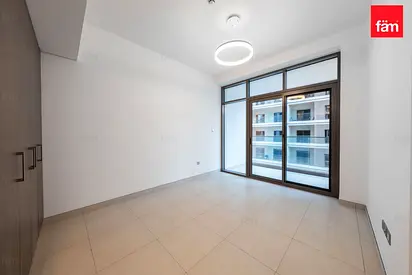 Spacious Bedroom With Balcony Acces|Prime Location