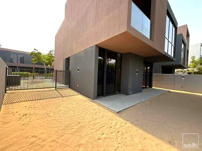 Spacious Luxury 4BR Villa | Modern Living