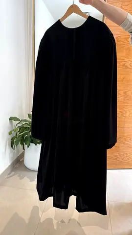 Black graduation gown, - excellent condition